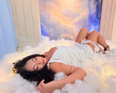 ailann_ A fallen angel from heaven🩵☁️ Pic