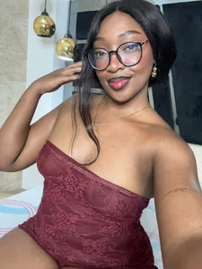 Mmm, sexy red dress. de YallianaBrooks  2 photos