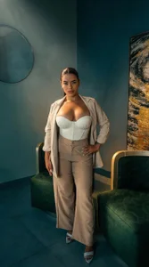 KateSunder Confidence is my best accessory  6টি ছবি