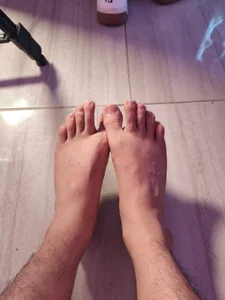 EthanNovaa kullanıcısının my feets albümü -  fotoğraf