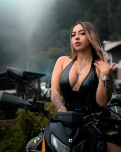 samarajhonsonのbiker girl 🖤の 3枚の写真