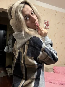 MaryBennettsTits are shaking in anticipation of your step Bild 5