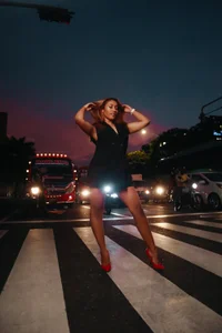 AlessiaLondon Between Lights and Shadows Pic 7