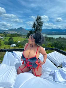 ariadna_cooper Valentine's Day  9টি ছবি