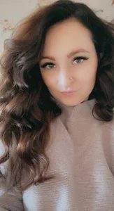 Claire_Sunny Public Pic 8