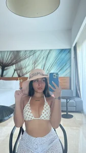 On the beach 🏖️ life is better de HAFSSA_  3 Imagens