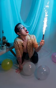 👅🎉 Born to tease… and it’s my special day. de Sidney_Belle  2 Imagens