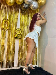 Alisha_Evans_Rs "New year, same temptation — just harder to resist." ✨🔥 Pic 3