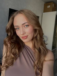 GwendolynVillalva Public Gambar