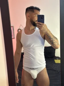 JUST A LITTLE THIRST TRAP 🔥 od wilder__grey  5 snímek