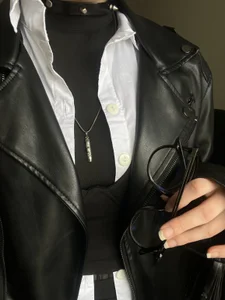 Leather de NoahWhitte  4 Imagens