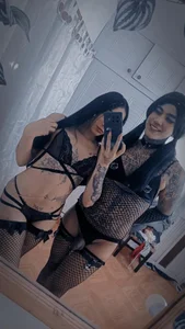 submissive_cockbig chanel and katty Foto