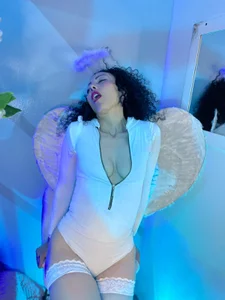 brendaliive angel sky hot 😇😈 Immagine  6