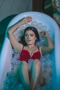 BellaClaiir 💦 Dripping Desire: Pure Seduction in the Tub 💋 รูป 