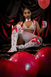 SkylerBloomm Halloween girl 😈 Foto 8