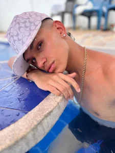 Public de LoganCarter_nom  6 Imagens