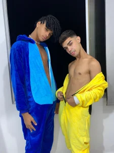 Violet_Dream2のStitch and Pikachu Sexyの 3枚の写真