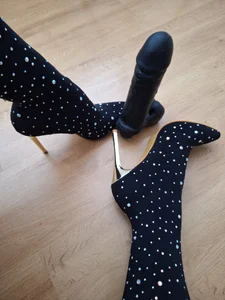 LadyReenaV Heels Pic 2