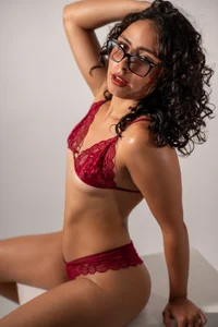 NiaVeraa Sexy shoot 💦🔥 Pic 3