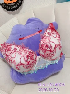 yukinko_o_ 👙 本日のブラは、メタモンが回収しました💜 Pic 5