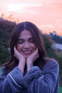 Abbie_Jones_1 do you want coffee? Billede