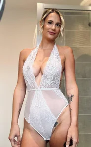 AvaRoseUKPublic图片 2