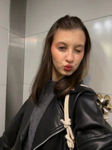 LouiseChavez bangs or no bangs 💇‍♀️ صورة واحدة|LouiseChavez bangs or no bangs 💇‍♀️ صورتان|LouiseChavez bangs or no bangs 💇‍♀️  2 صور|LouiseChavez bangs or no bangs 💇‍♀️  2 صورة