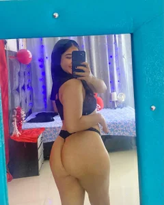 Ready to live out your wildest fantasies 😈 de SamiraAwada  Imagens