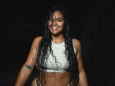 Cece-Drake sexy Pic 4