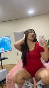 Kylie_Thompsonnl sexy red зображення