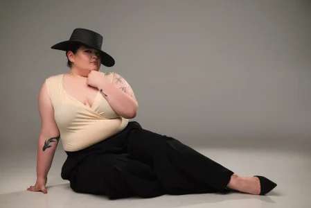 Mia_Ray Public Foto 2