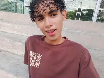 Blake_Mils Public 사진