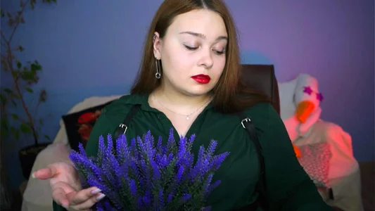 KimberlyMaran red lips Pic 4