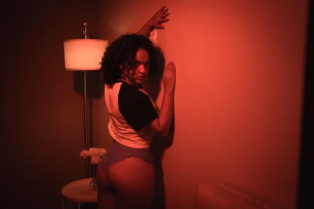 _sarahRose HOT RED Foto