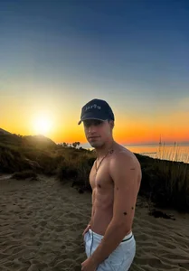 newjeff JEFF AT THE BEACH 🌊🏖️🔆 사진