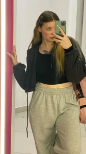 _Lily_Moon_ Big hips Pic 3