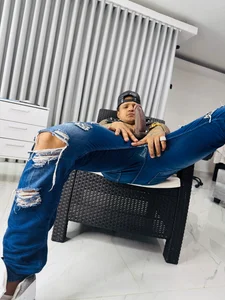 Zdjęcia master_jens A cock and a pair of jeans can't look that perfect: 