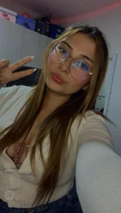 Lia_11_ Public Pic 5