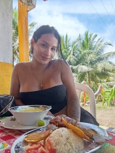 jennifer_ts enjoying the beach Pic 2