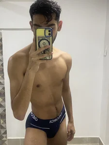 endy_rushのWill you join me in the shower?の 2枚の写真