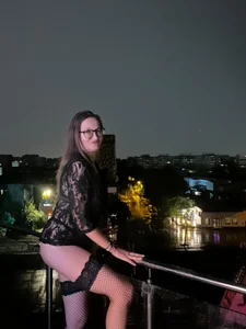 SiennaShinee From my balcony! 🥰🥵👄 Pic 3