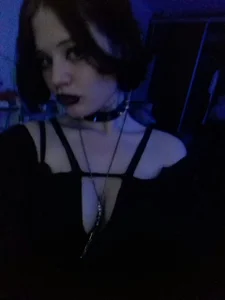 nikki_kiss_ A little bit about me Poză 4