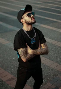 MarkWalker__ are we going to go out together in the city? Foto 3