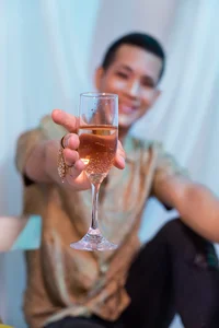 🍸👑 Let’s celebrate... hard, wet, and wild. de Sidney_Belle  2 Imagens