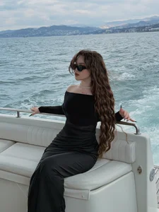 -Amora: Public ( 2 фото)