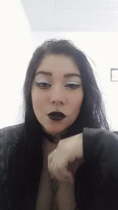 sharonnleon black Pic