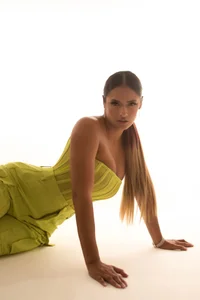 SofiaReyes1 💚Elegance in Green💚 Immagine  3