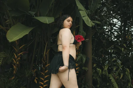 Sexy Outdoor Girl 😈✨💋 de catleya_noire  2 Imagens