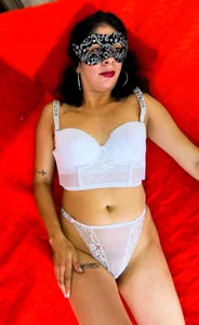 very hot and wet od sarahhernandez  3 snímek