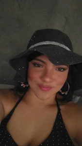 emmiily_z Public  2টি ছবি